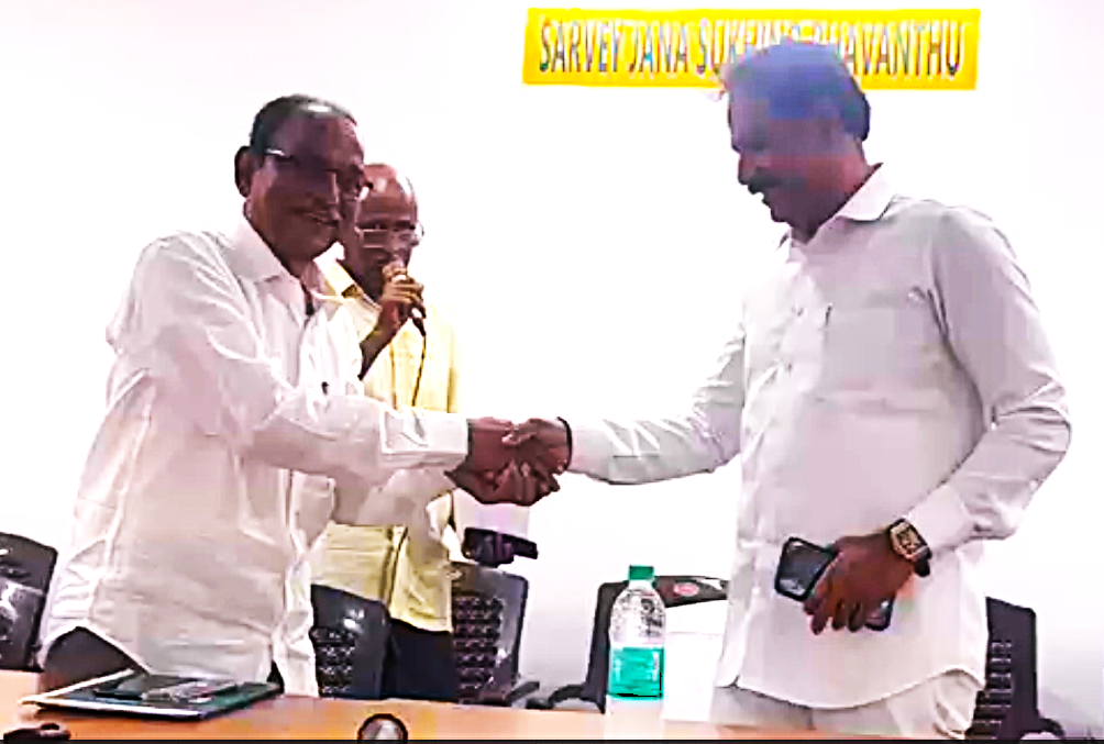The president of the association welcoming the chief guest Jagadeeswar Goud Garu  .png